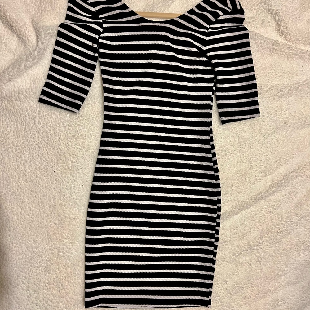 Black and white short sleeve striped Bodycon dress